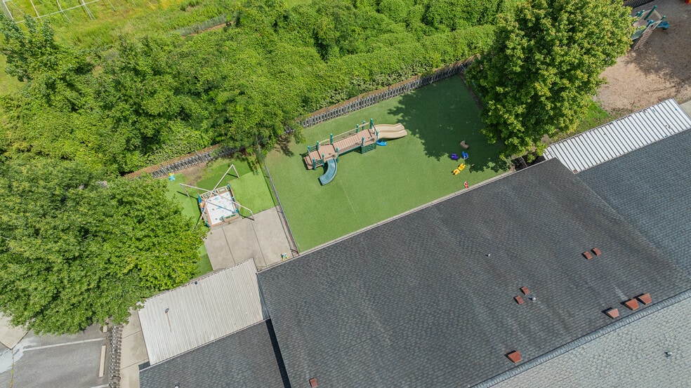 More Photos Of 1004 Old Plank Rd, High Point Daycare Center For Sale