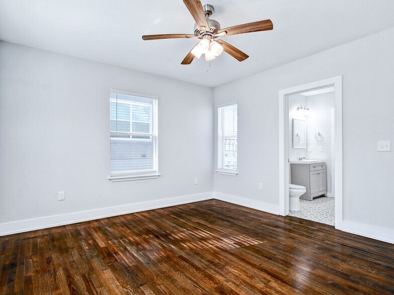 More Photos Of 1020 W French Plz, San Antonio Apartments For Sale