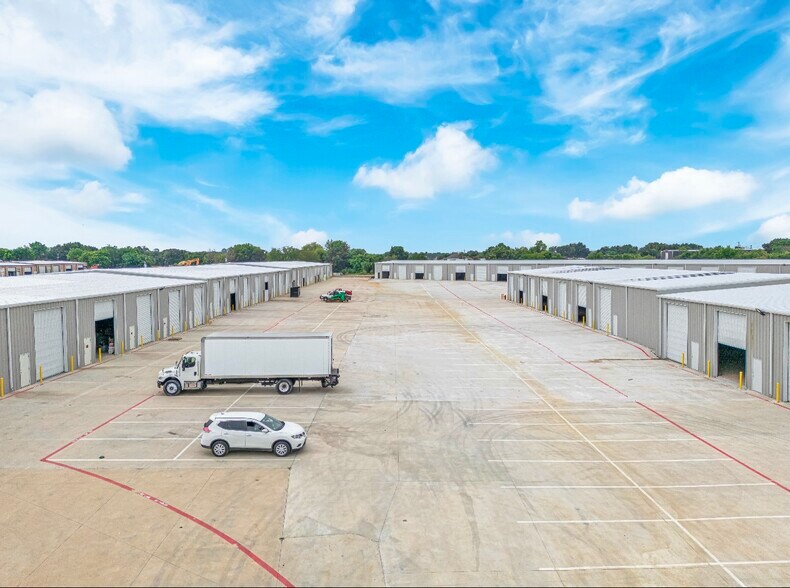More Photos Of 7402 & 7406 Mansfield Hwy, Kennedale Light Distribution For Lease