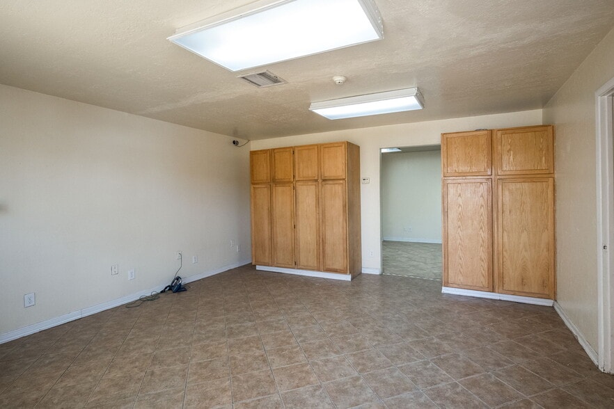 More Photos Of 4800 Sonoma Ranch Blvd, Las Cruces Warehouse For Sale