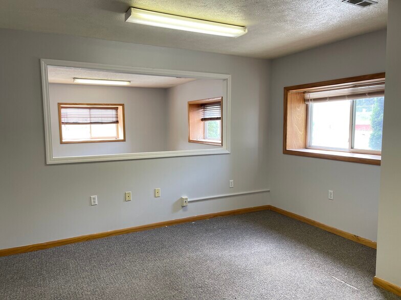 More Photos Of 14 Sewer Plant Rd, Buckhannon Warehouse For Lease
