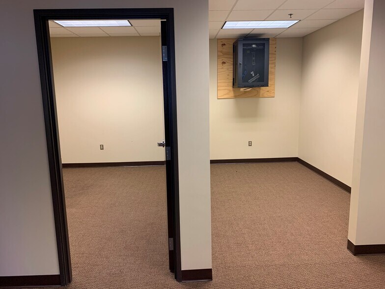 More Photos Of 150 Clay St, Morgantown Office For Lease