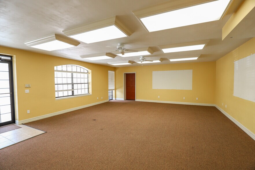 More Photos Of 305 SE 2nd Ave, Gainesville Office For Lease