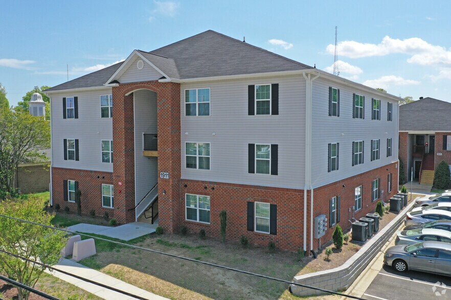 More Photos Of 1911-1923 Spring Garden St, Greensboro Apartments For Sale