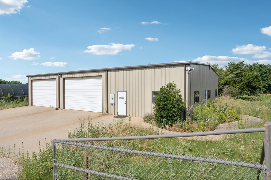 Primary Photo Of 300 NW 104th St, Oklahoma City Warehouse For Lease