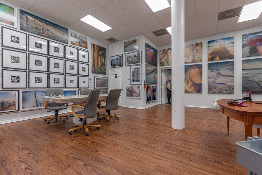 More Photos Of 10951 Harmony Park Dr, Bonita Springs Warehouse For Lease
