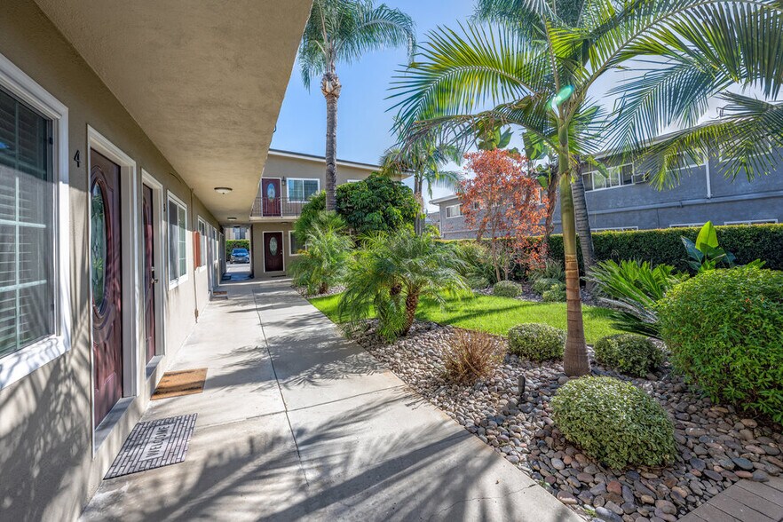 More Photos Of 276 S Sierra Madre Blvd, Pasadena Apartments For Sale