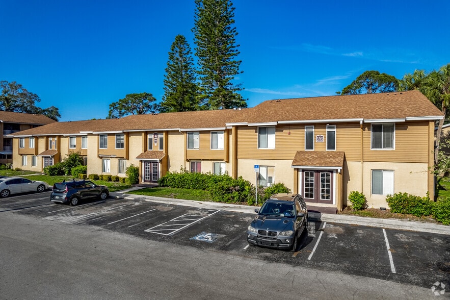 More Photos Of 5473 27th St S, Saint Petersburg Apartments For Sale