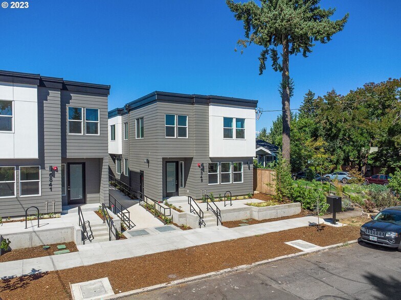 More Photos Of , Portland Multifamily For Sale