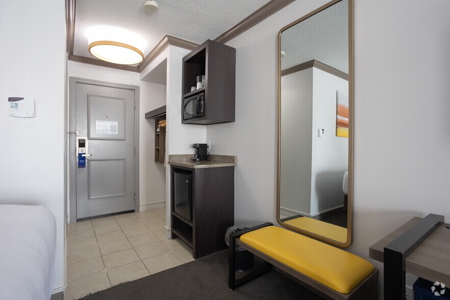 More Photos Of 622 Allegan St, Plainwell Hospitality For Sale