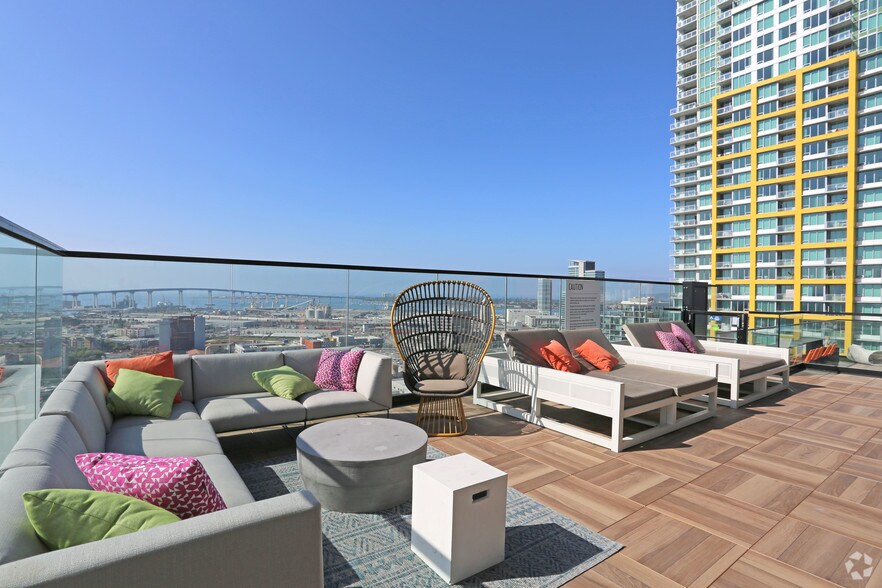 More Photos Of 1501 Island Ave, San Diego Apartments For Lease