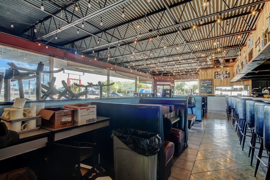 More Photos Of 3090 34th St N, Saint Petersburg Restaurant For Lease