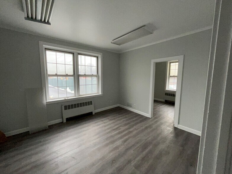 More Photos Of 155 W Merrick Rd, Freeport Medical For Lease