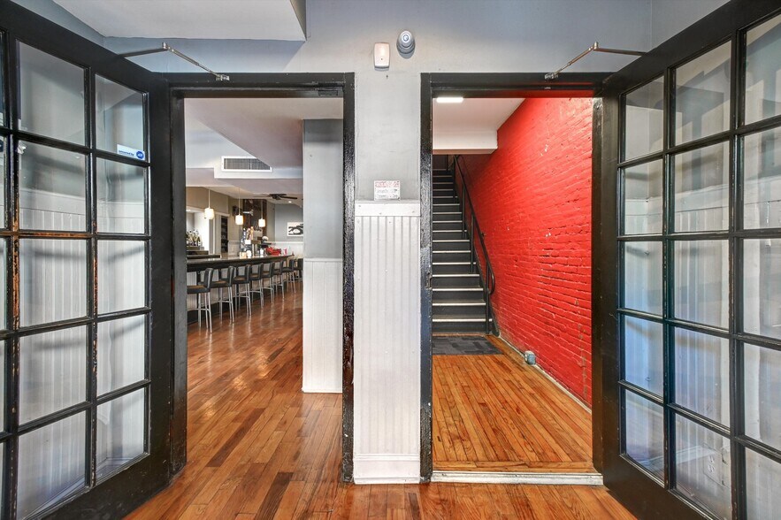 More Photos Of 15 E Centre St, Baltimore Bar For Sale