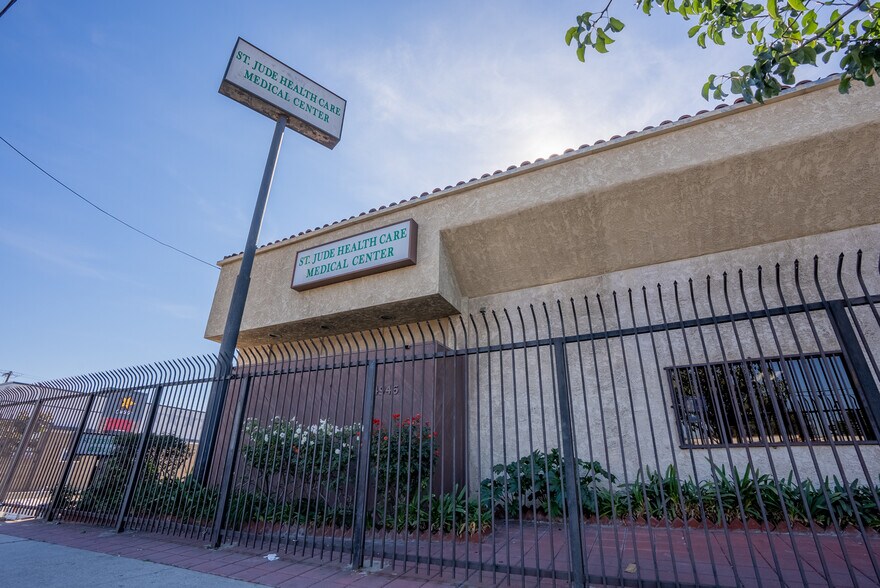 More Photos Of 4946 Florence Ave, Bell Medical For Lease