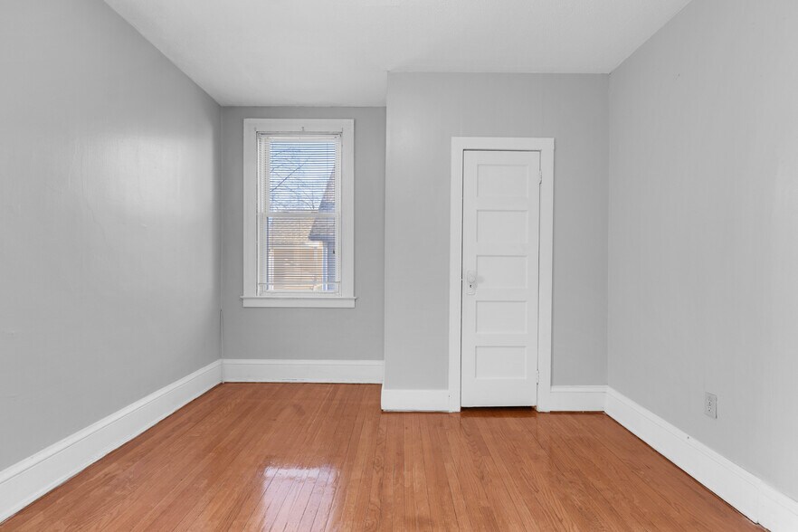 More Photos Of 45 School St, Hartford Apartments For Sale