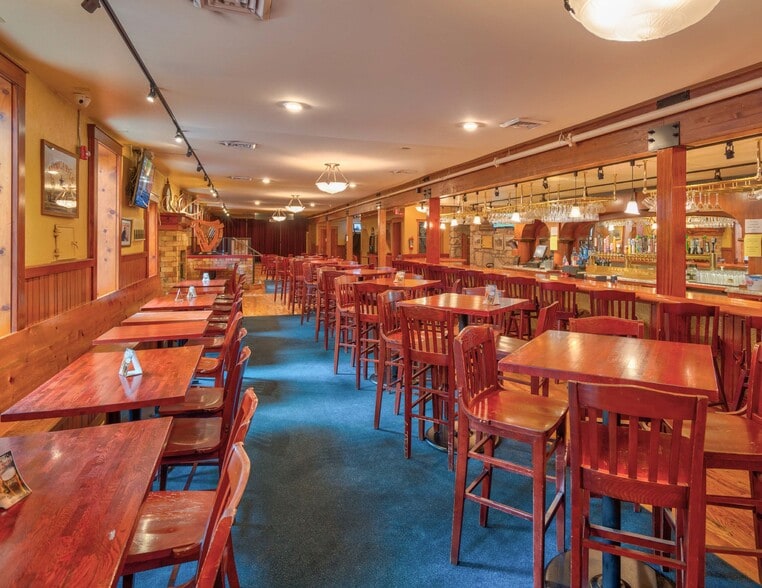 More Photos Of 23 N Leroux St, Flagstaff Hotel For Sale