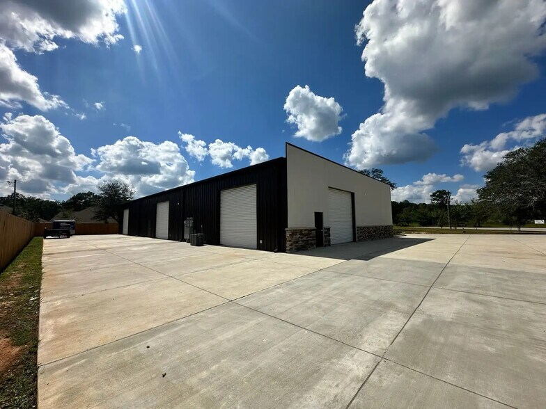 More Photos Of 23516 Haven Blvd, Ponchatoula Storefront Retail Residential For Sale