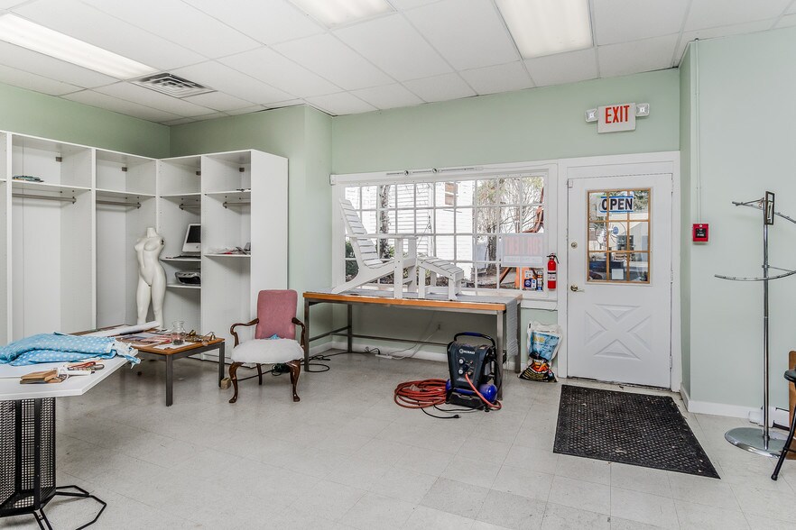 More Photos Of 29 Race St, Frenchtown Storefront Retail Office For Sale