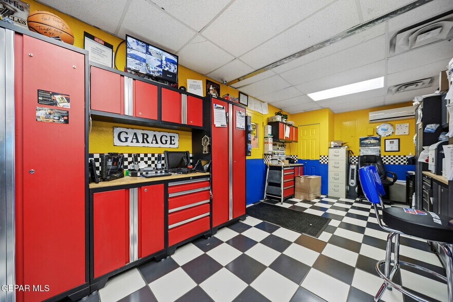More Photos Of 5368 Doniphan Dr, El Paso Service For Sale