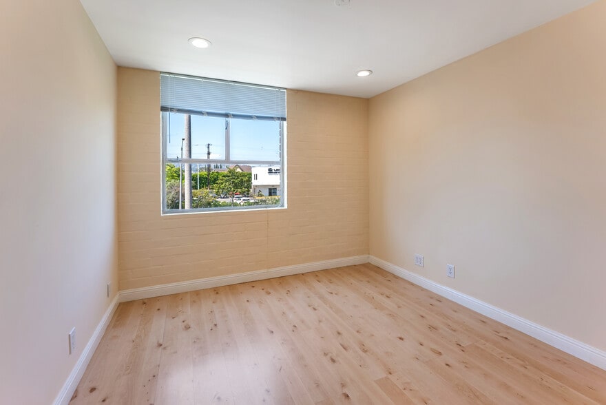 More Photos Of 9024 W Olympic Blvd, Beverly Hills Office For Lease