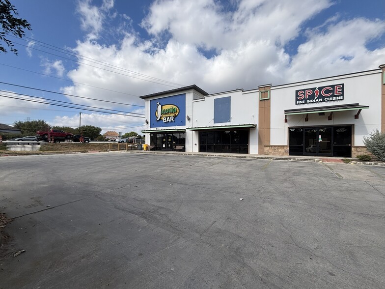 More Photos Of 12030 Bandera Rd, Helotes Storefront Retail Office For Lease
