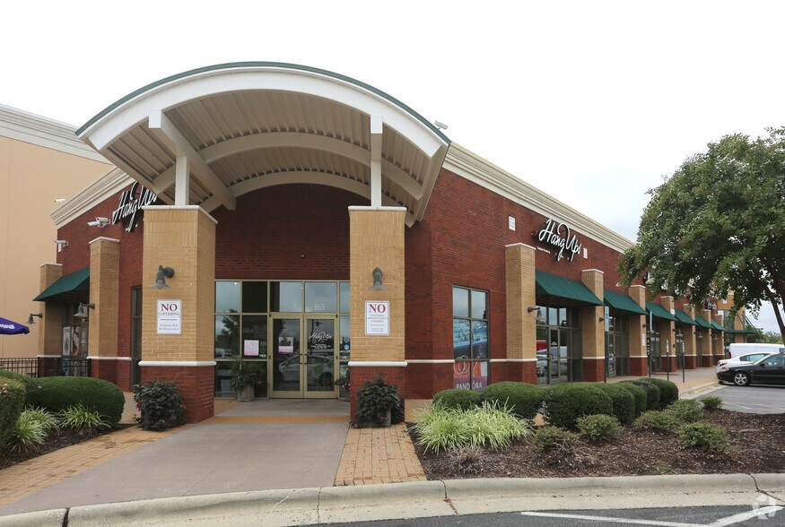 More Photos Of 5824 Samet Dr, High Point Storefront For Lease