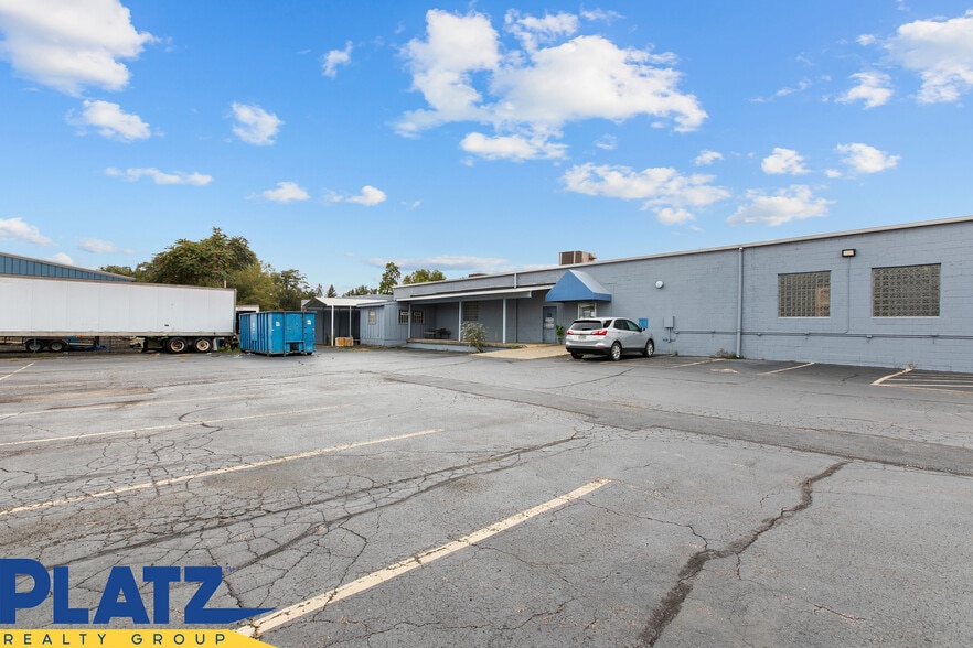 More Photos Of 300 N. State St, Girard Office For Sale