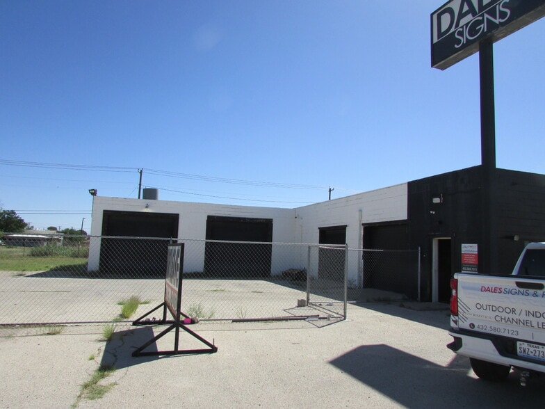More Photos Of 904 N Hancock Ave, Odessa Warehouse For Sale