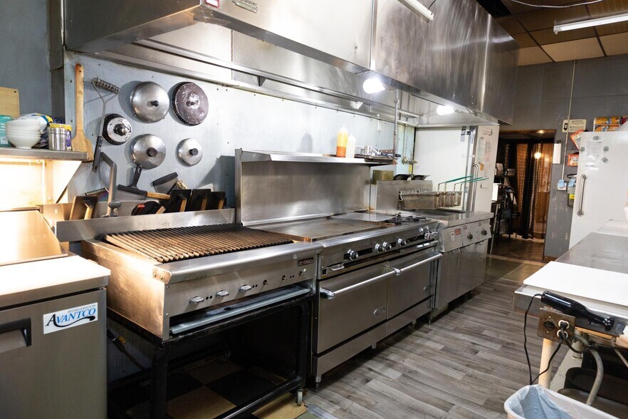 More Photos Of 103 W Main St, Hardwick Restaurant For Sale