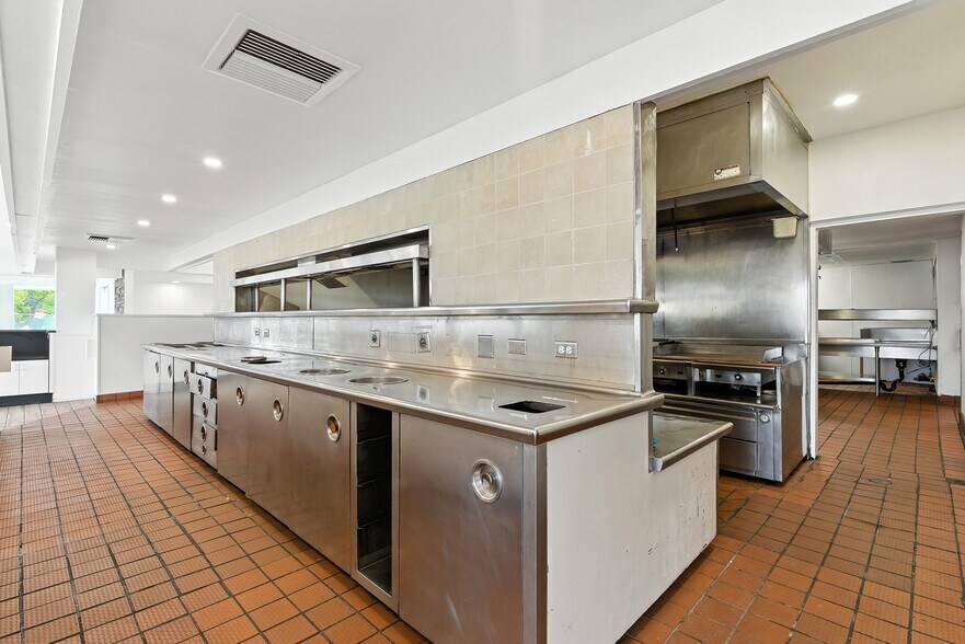 More Photos Of 4355 Sonoma Blvd, Vallejo Restaurant For Lease