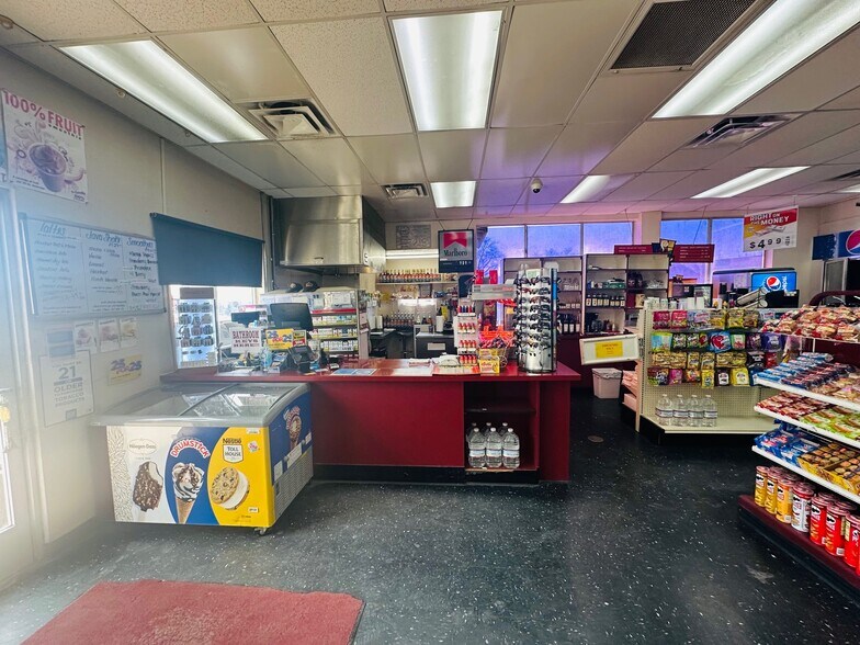 More Photos Of 415 Cornell Ave, Lovelock Service Station For Sale