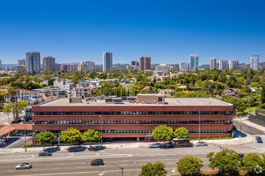 More Photos Of 10351 Santa Monica Blvd, Los Angeles Office For Lease