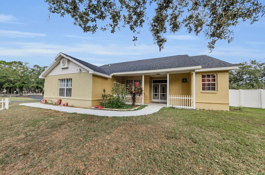 More Photos Of 11748 La Madera Blvd, Port Richey Office For Sale