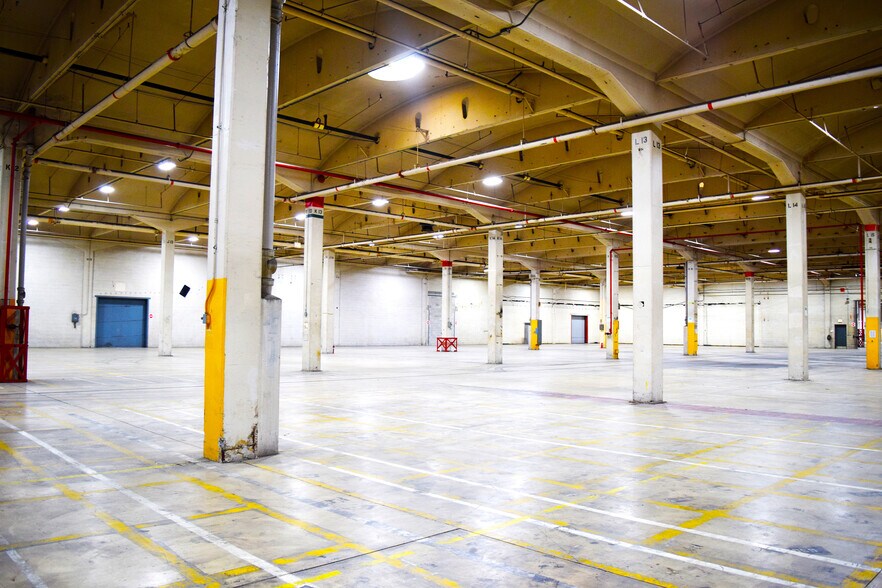 More Photos Of 4100 W 76th St, Chicago Manufacturing For Lease