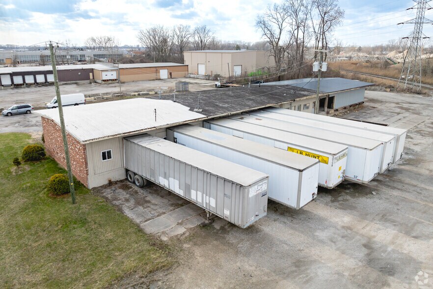 More Photos Of 1045 Matzinger Rd, Toledo Truck Terminal For Lease
