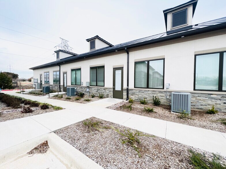 More Photos Of 525 Shiloh Rd, Plano Medical For Lease