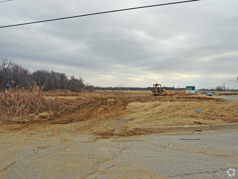 Primary Photo Of E Kenosha St @ Creek Turnpike, Broken Arrow Land For Sale