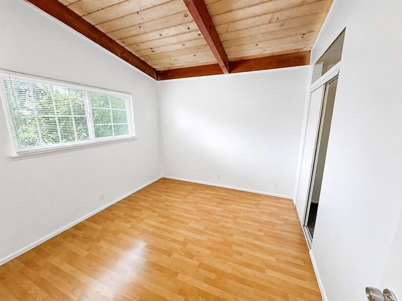 More Photos Of 1124 E 20th St, Oakland Apartments For Sale