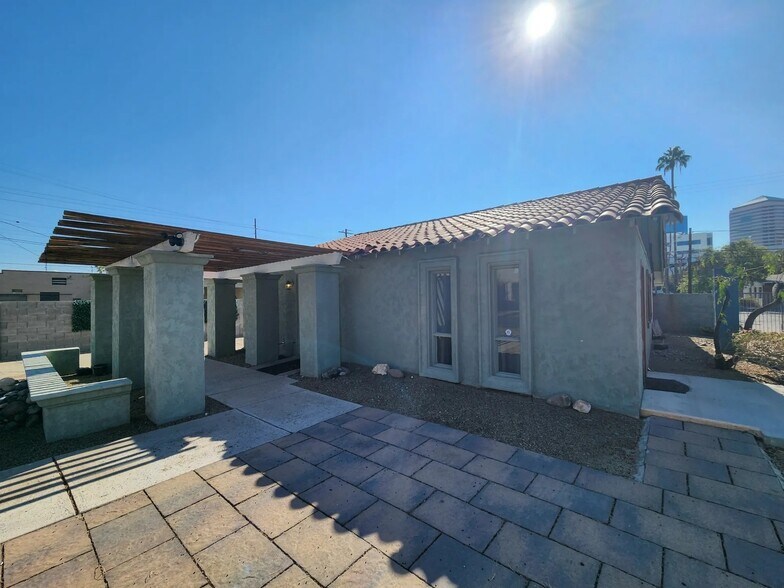 More Photos Of 219 E Lexington Ave, Phoenix Office Residential For Sale