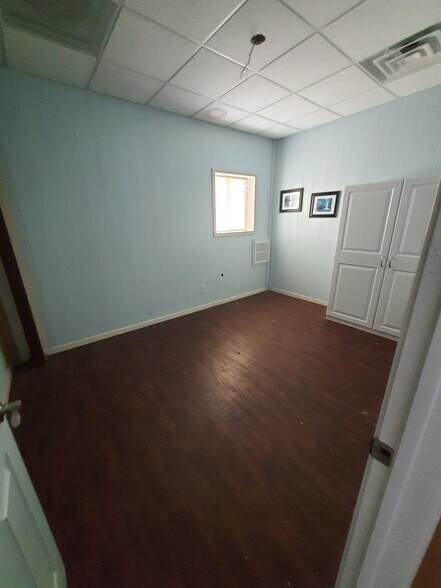 More Photos Of 500 Douglas St, Cuero Trailer Camper Park For Sale