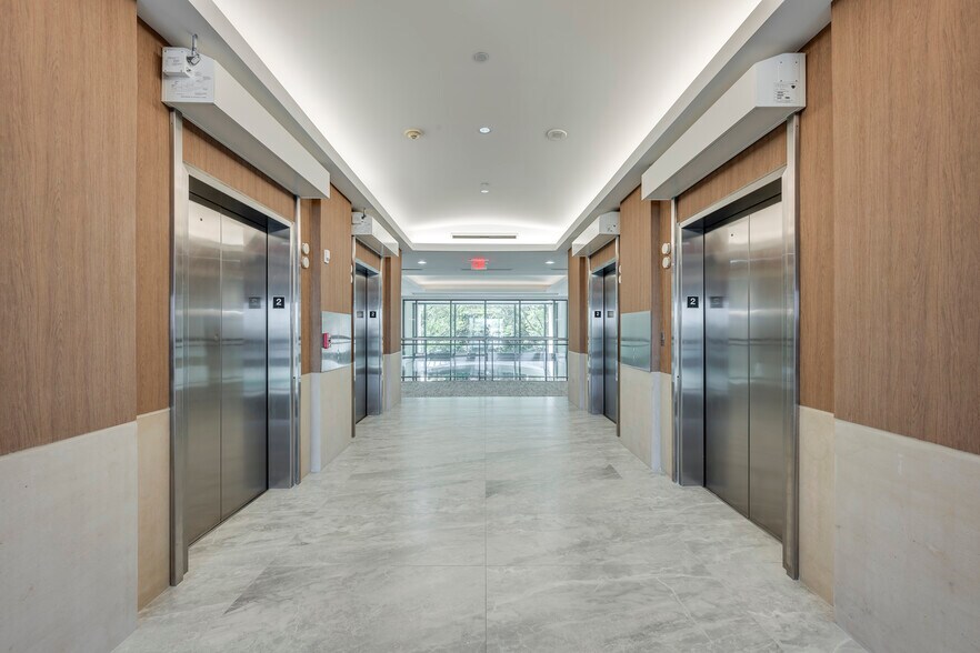 More Photos Of 16633 N Dallas Pky, Addison Office For Lease