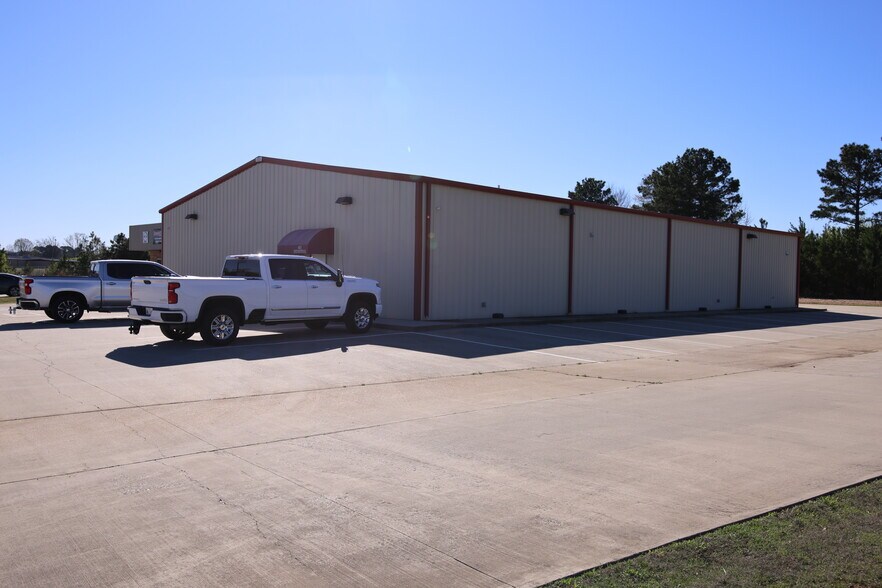 More Photos Of 401 Industrial, Nash Warehouse For Lease