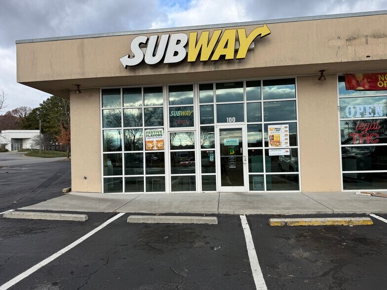 More Photos Of 603 S Marietta Pky, Marietta General Retail For Lease