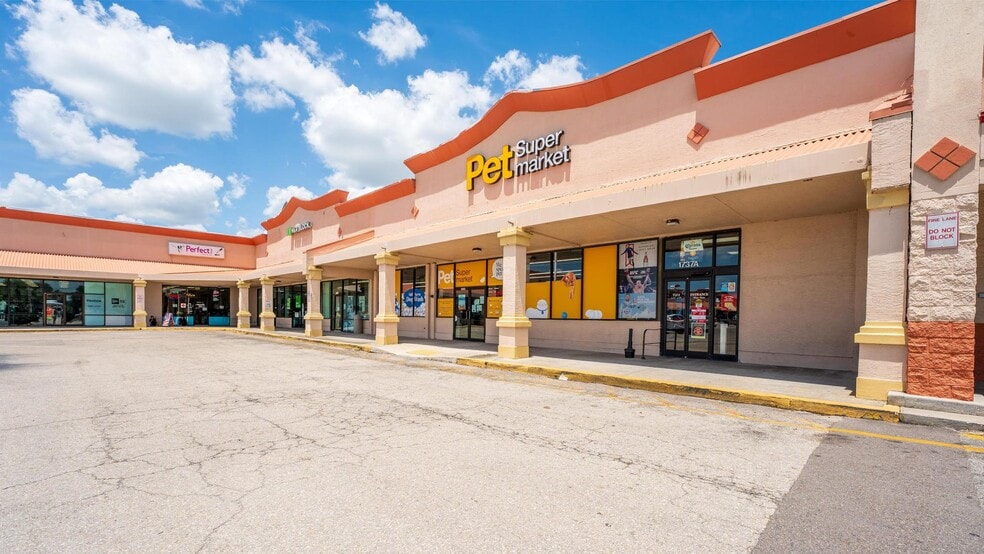 More Photos Of 1701-1737 E Oak St, Arcadia Storefront For Sale