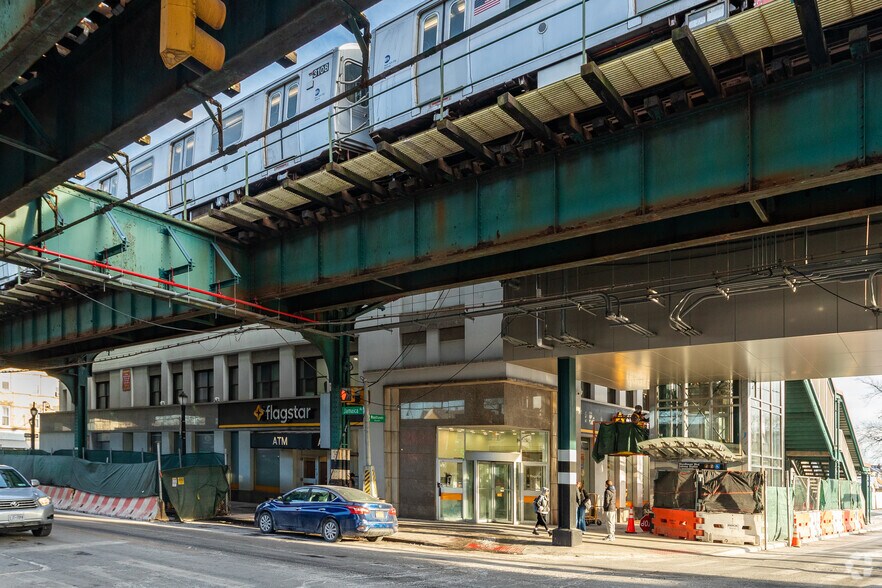 More Photos Of 93-22 Jamaica Ave, Woodhaven Medical For Lease