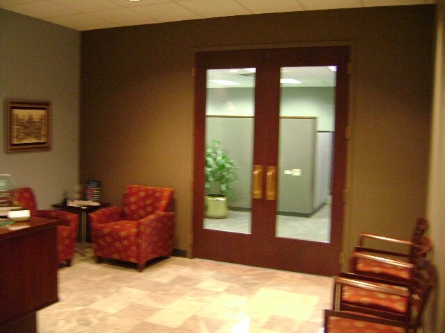 More Photos Of 15 SW Old State Capitol Plz, Springfield Office For Sale