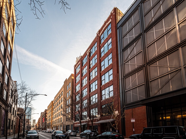 More Photos Of 1033 W Van Buren St, Chicago Loft Creative Space For Sale