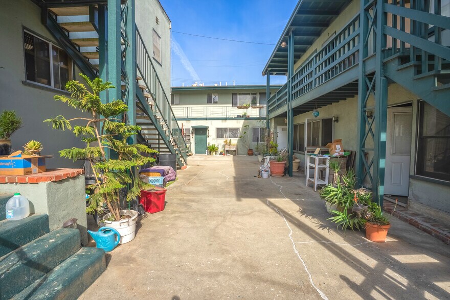 More Photos Of 1635-1639 Seal Way, Seal Beach Apartments For Sale