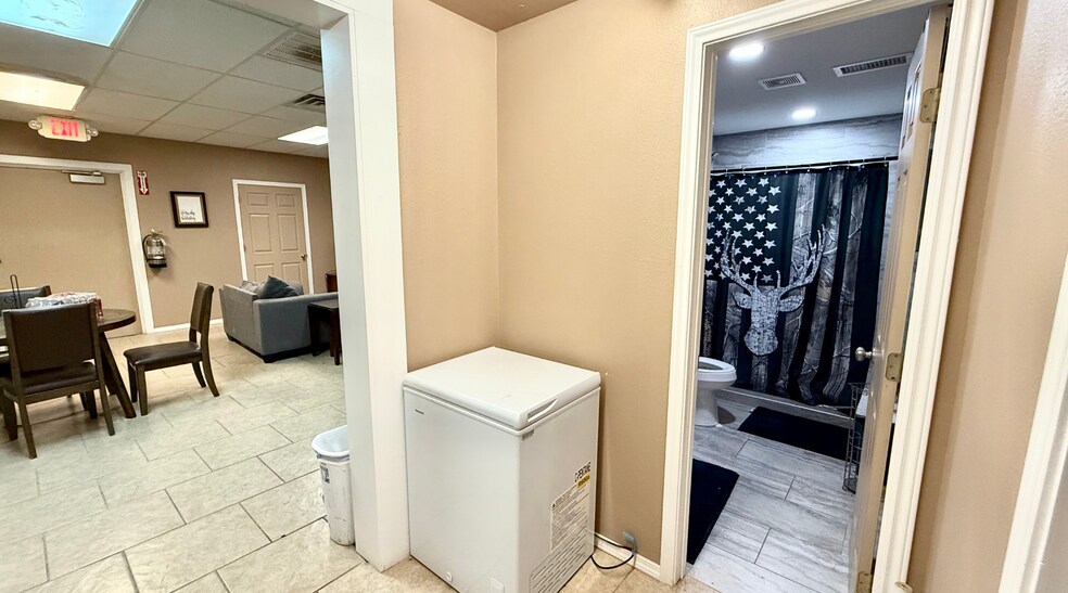 More Photos Of 14625 N Hollyhock Ave, Gardendale Warehouse For Sale